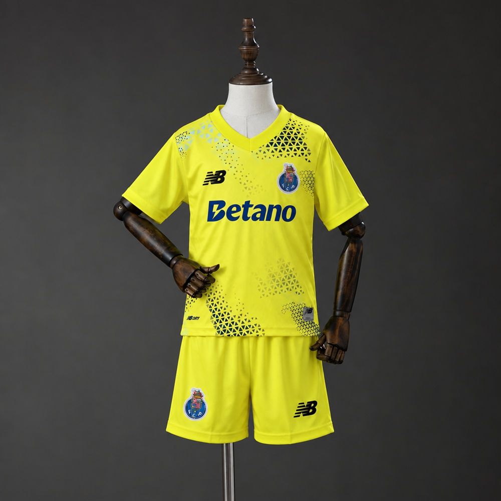 FC Porto 2026/27 Goalkeeper Home Kids Kit