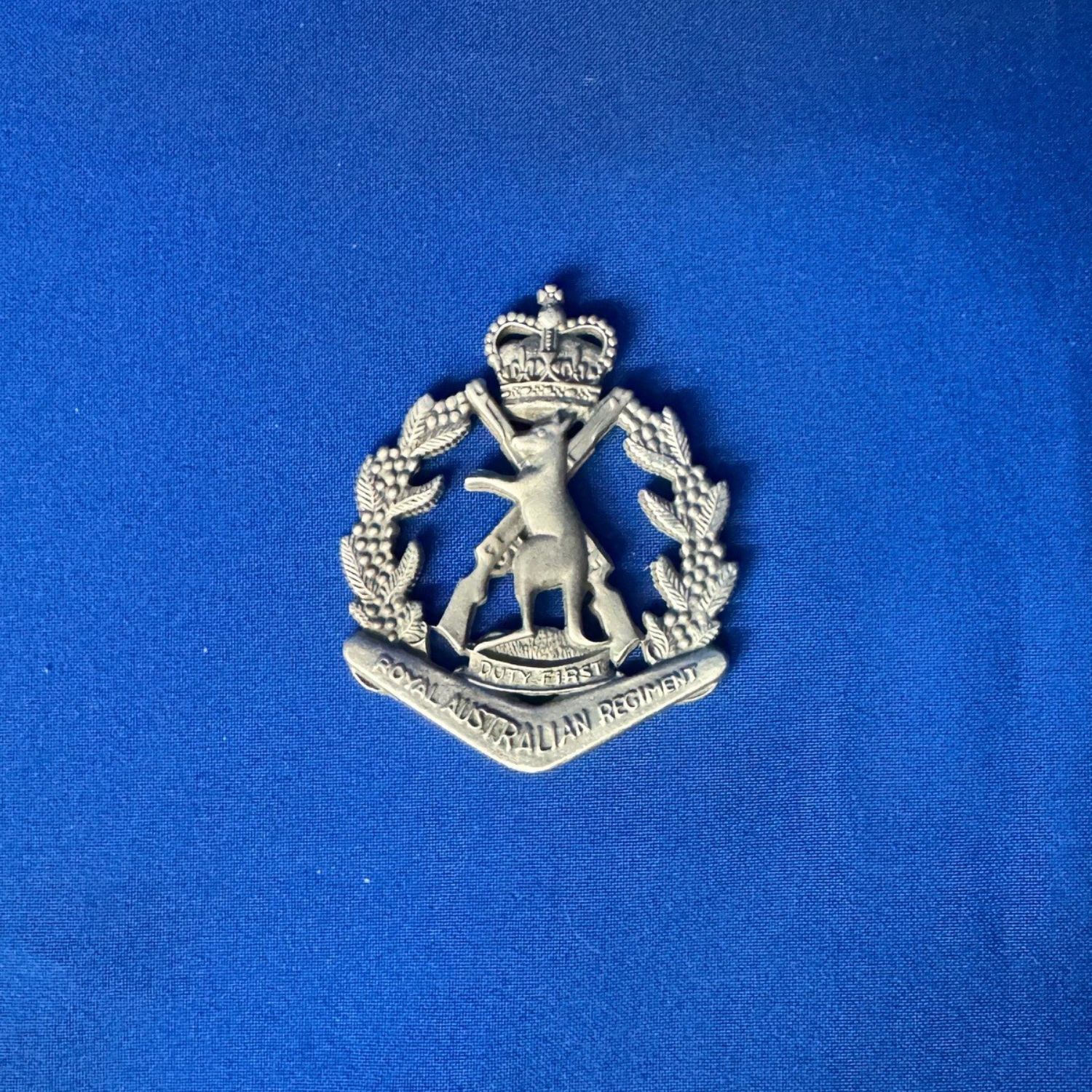 Silver Skippy Badge Spin Cast 75x58mm