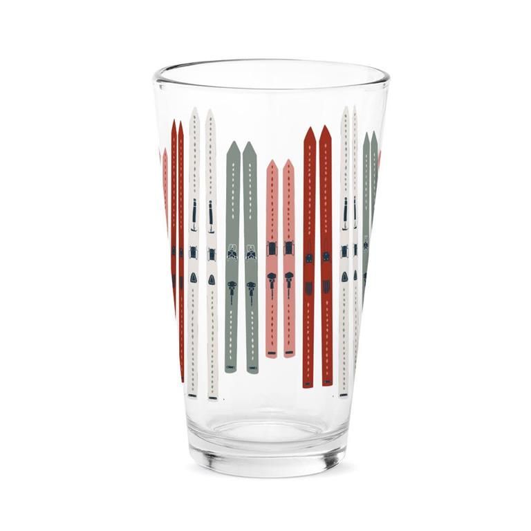 Skis Pint Glass