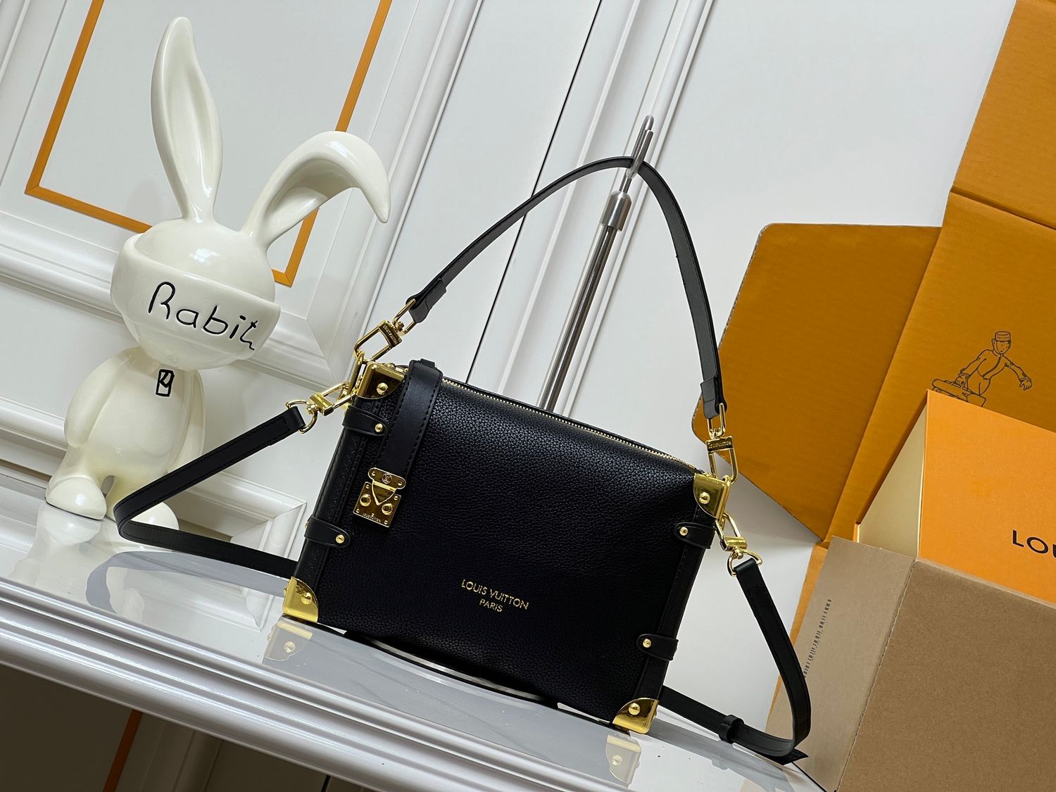 Louis Vuitton women bag LFB05