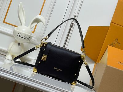 Louis Vuitton women bag LFB05