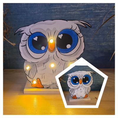 Beleuchtete Eulen-Dekofigur aus Massivholz – LED-Aufsteller „Süßer Fuchs“