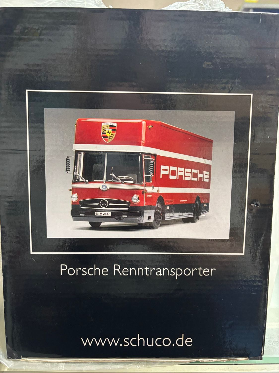Schuco  1:18 - Mercedes Benz O317 "Porsche Racing transporter"
