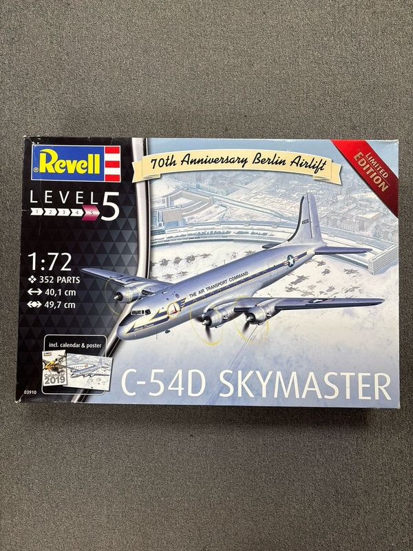 Revell 03910 - C-54D Skymaster 1:72