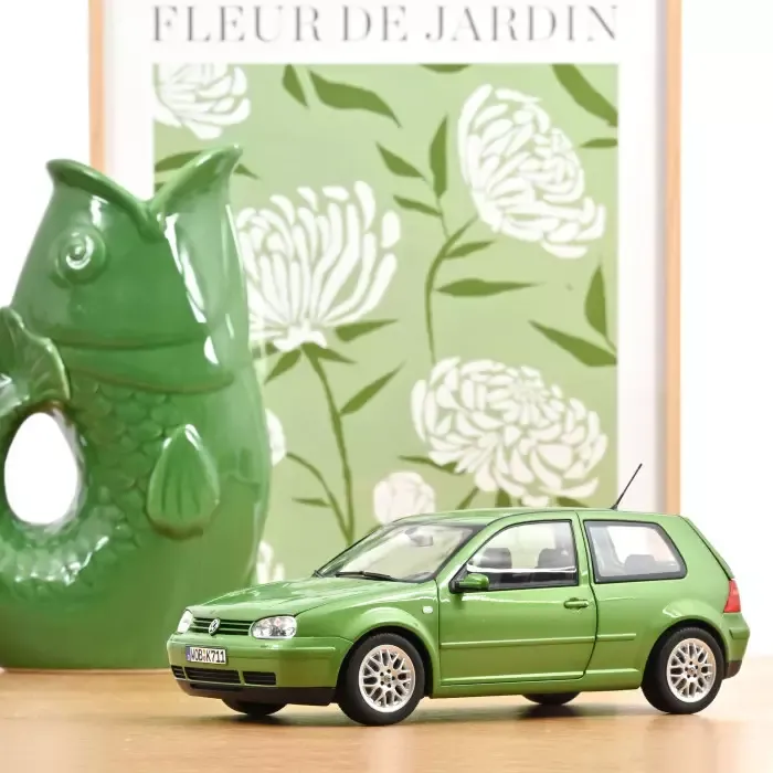 Norev 1:18 - VW Golf GTI 1998 Cosmic Green metallic