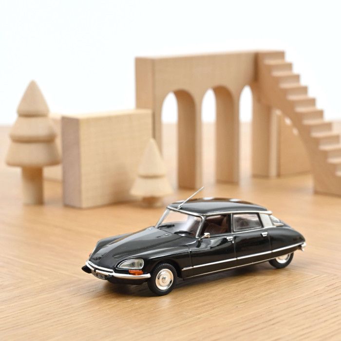 Norev 1:43 - Citroën DS 23 Pallas 1972 Black