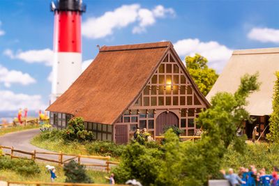 Faller 130674 - Noord-Duits huis met rieten dak  H0