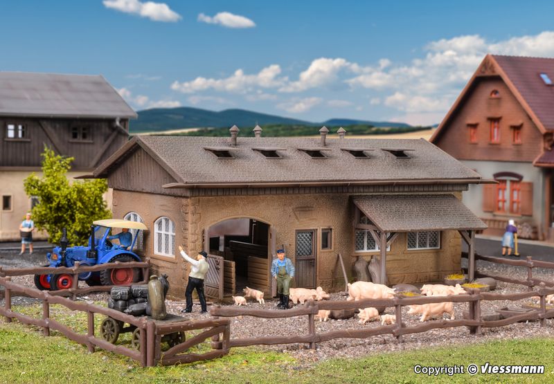 Vollmer 43740 - Schweinestall mit Schweinen und Zaun H0
