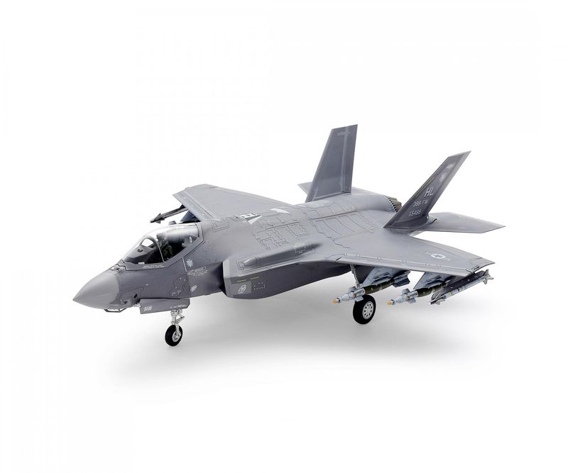 Tamiya 60792 - I/T F-35A Lightning II 1:72