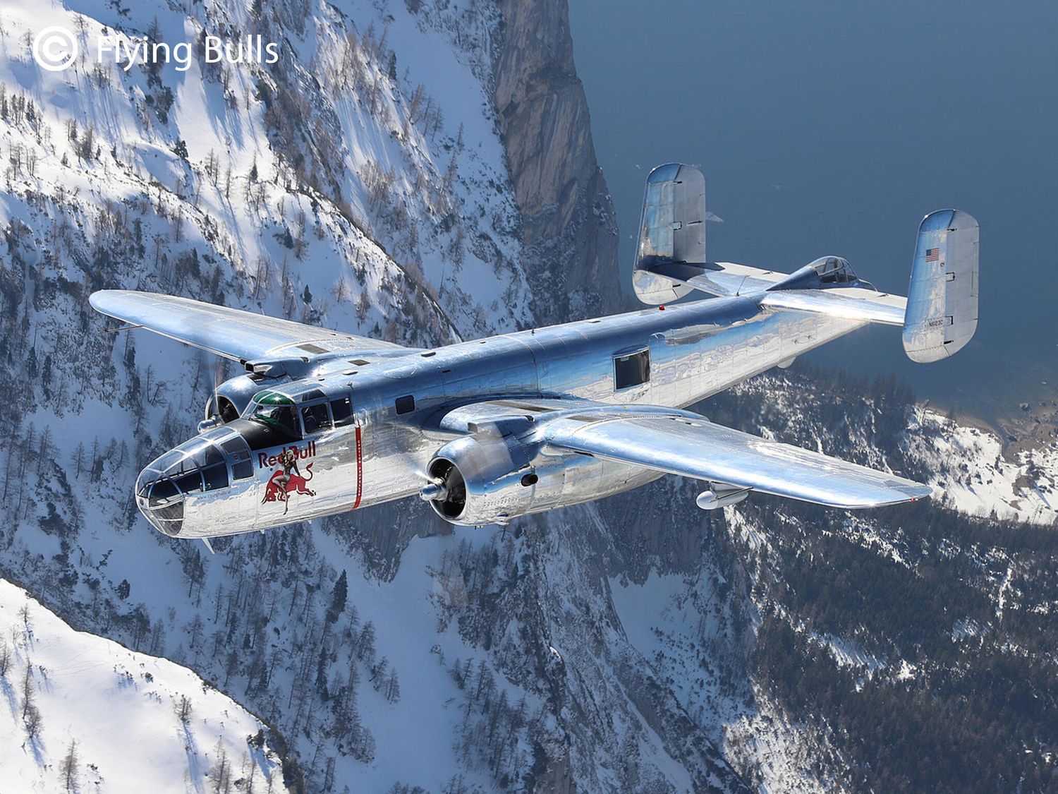 Revell 05643 - Cadeauset Flying Bulls B-25J Mitchell met basisaccessoires 1:48