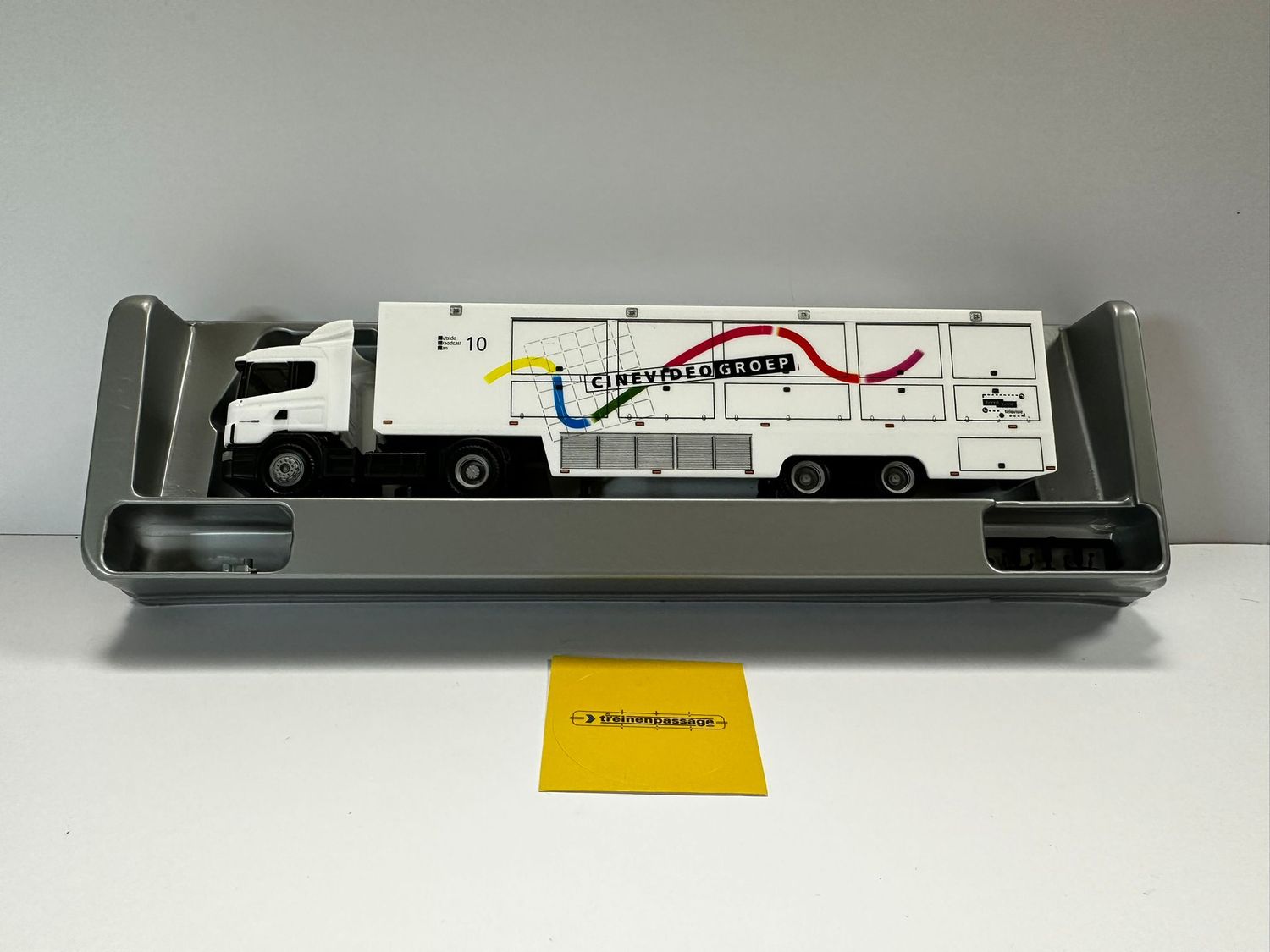 Herpa 1:87 - Scania met oplegger "Cinevideogroep"