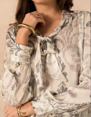 Haut fluide imprimé à nouer