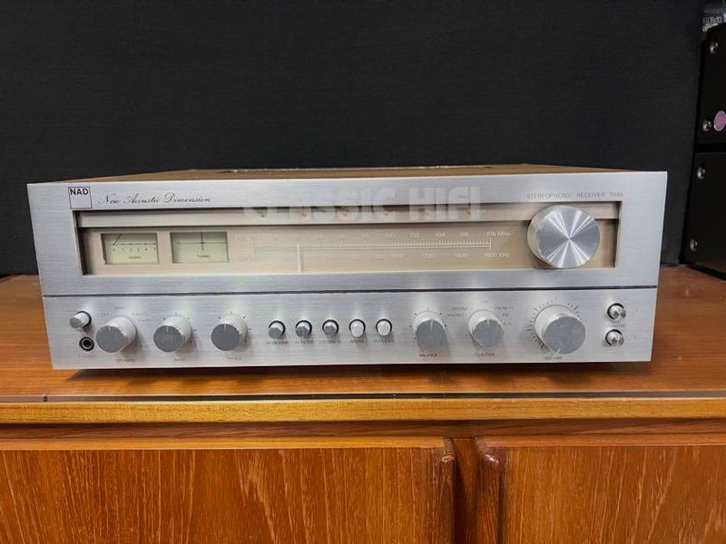 NAD STEREOPHONIC RECIEVER 7045