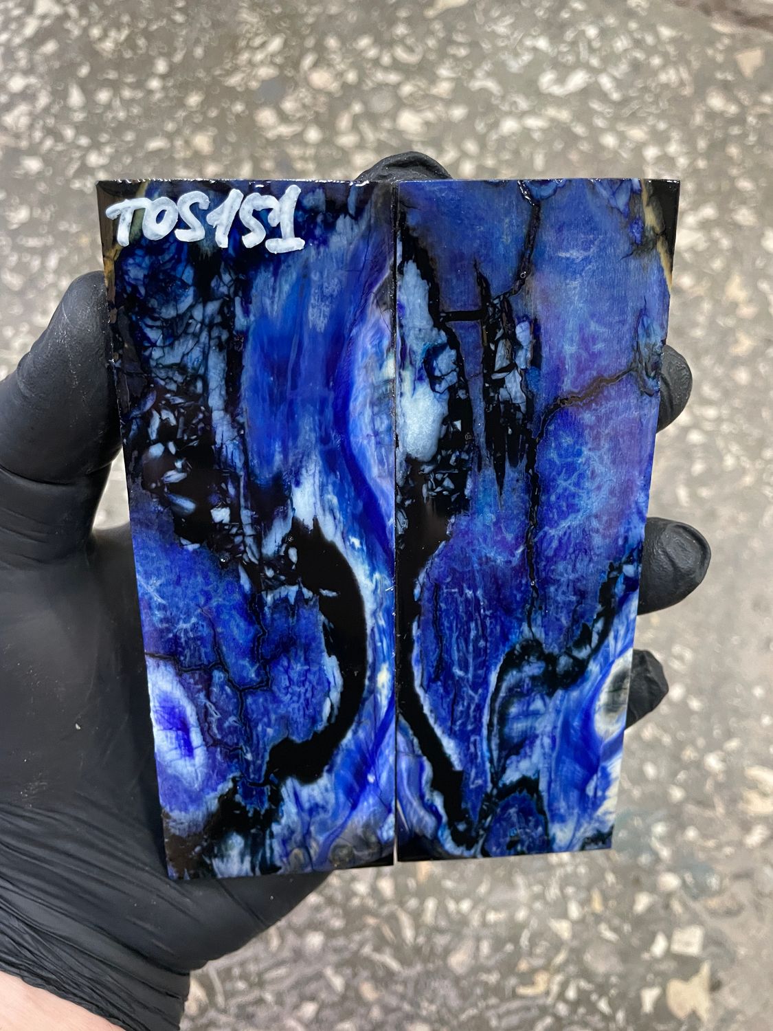 Mammoth tooth scales pair stabilized for knifehandl 5.27-1.77-0.43 inch TOS151