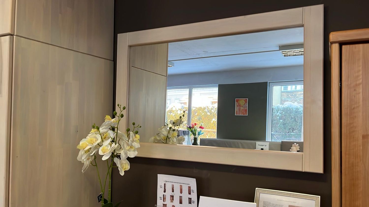 Wall mirror 100 x 65 in a solid wood frame. Can be mounted vertically or horizontally. Furniture store Manx Mēbeles, Jelgava