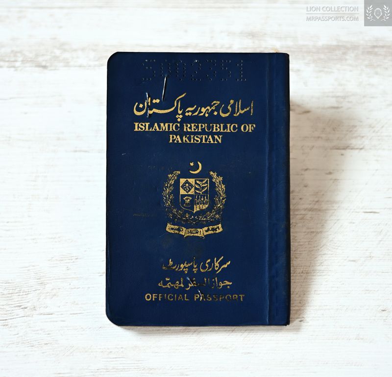 Pakistan, 1985-1990 official passport, Airforce Service