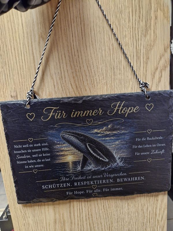 ​Schiefertafel mit UV-Druck „Für immer Hope“ – Wal-Motiv