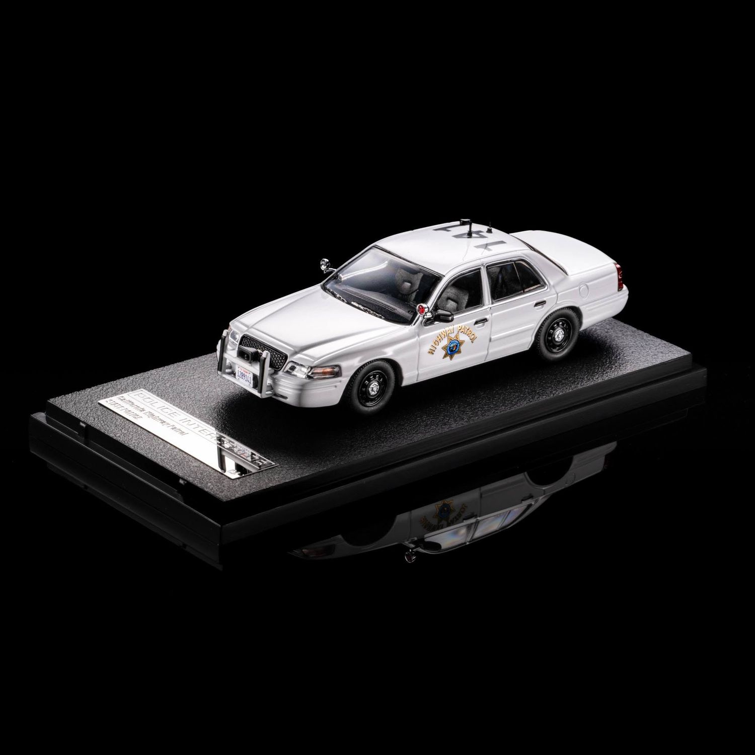 1/64 California Highway Patrol Traffic Enforcement "Polar Bear" Ford Crown Victoria slicktop