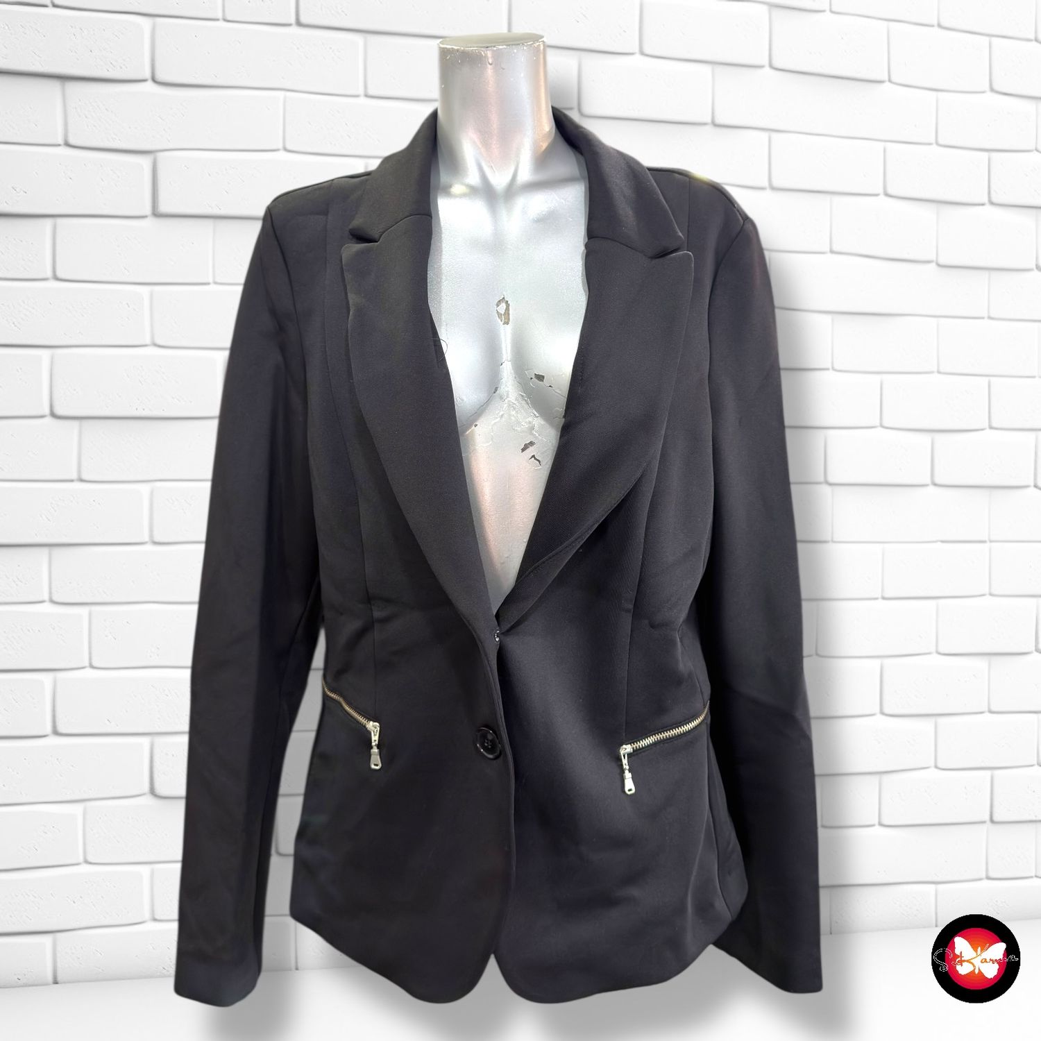 **HOY** Blazer básica tipo neopreno EXPRESSO Talla 42