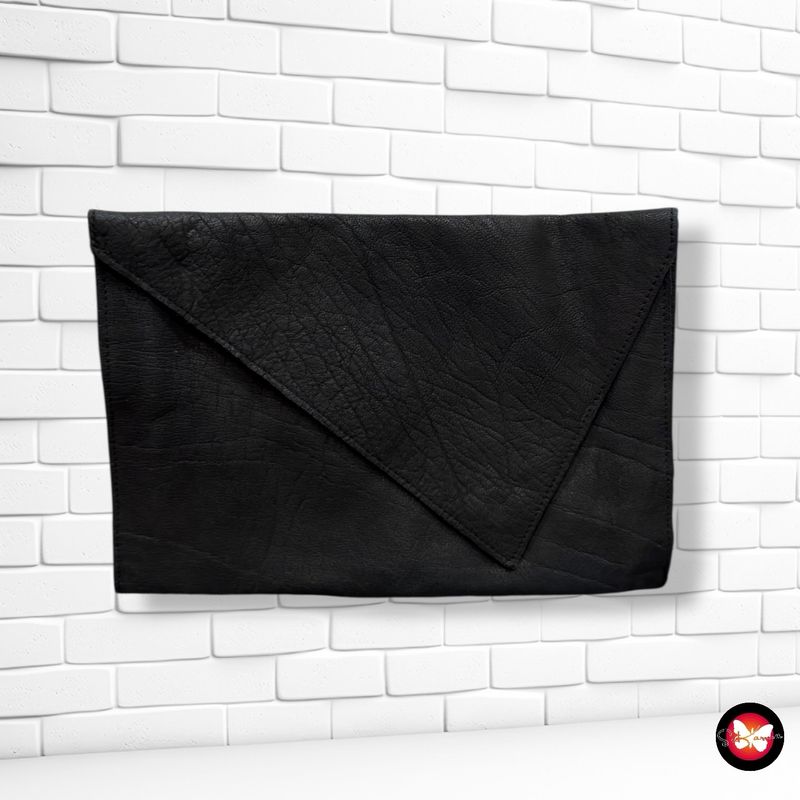 Sobre de mano de piel sintética