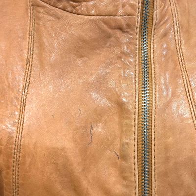 **HOY** Cazadora de piel Talla M