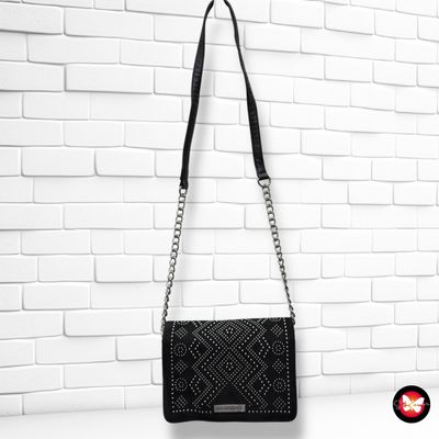 **HOY** Bolso bandolera con tachitas MARIAMARE