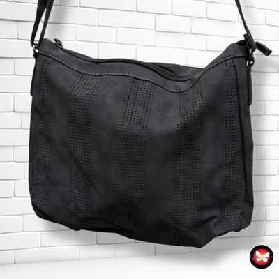 **HOY** Bolso bandolera con frente caladito