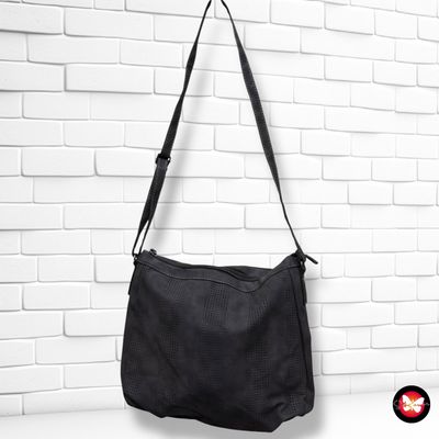 **HOY** Bolso bandolera con frente caladito