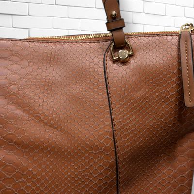 **HOY** Bolso de hombro efecto serpiente