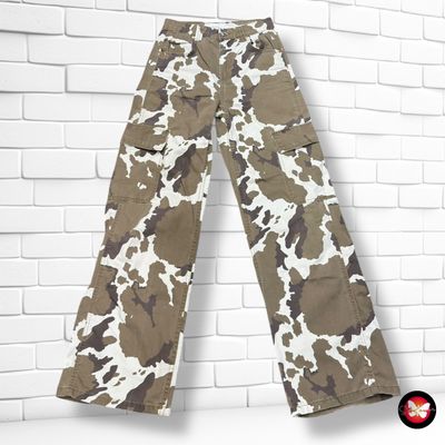 **HOY** Pantalón vaquero ancho de pierna cargo camuflaje BERSHKA Talla 34