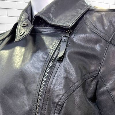 **HOY** Cazadora de piel RAINBOW Talla 36