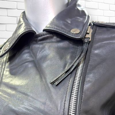 **HOY** Cazadora biker de piel Talla XS