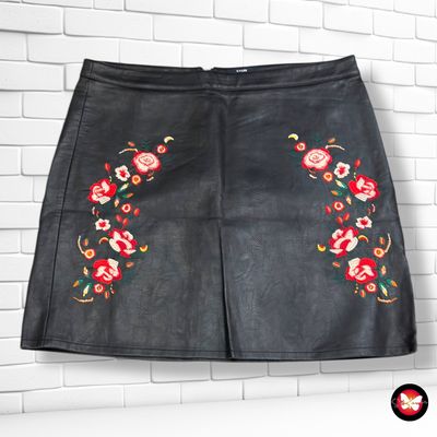 **HOY** Falda de piel sintética con bordados KIABI Talla 46