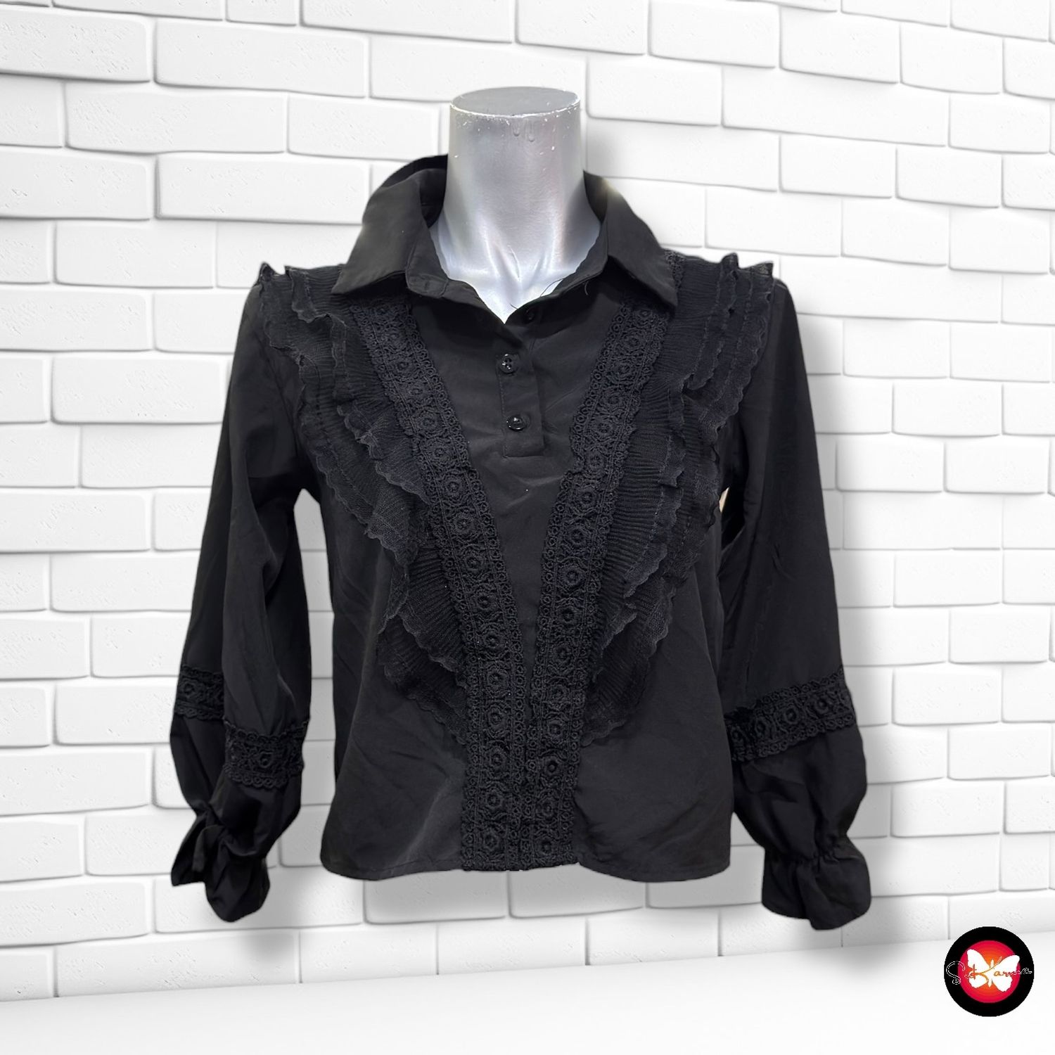 **HOY** Camisa de manga larga con chorreras Talla 10 años