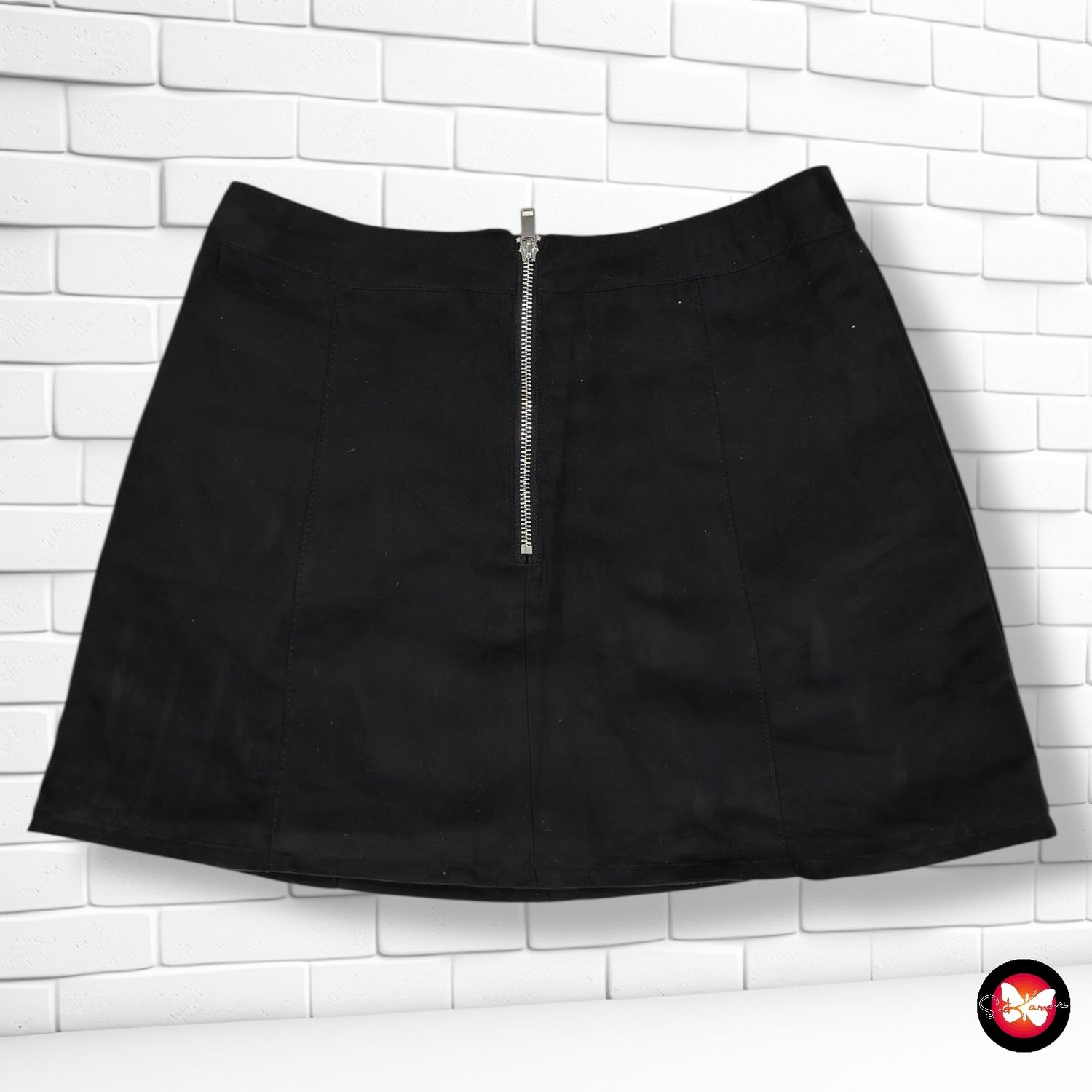 **HOY** Falda tipo antelina DIVIDED Talla 36