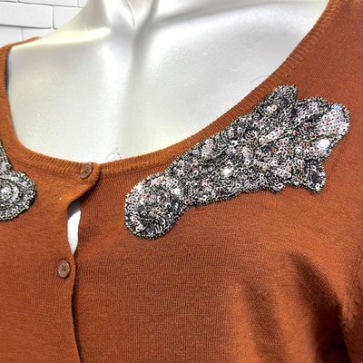 **HOY** Chaqueta de punto con apliques MANGO Tala L (pequeña)