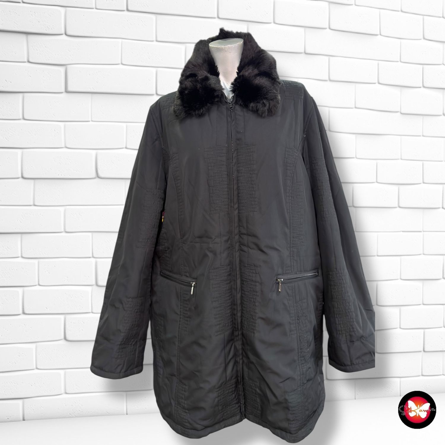 **HOY** Chaqueta acolchada con cuello de pelito Talla 46