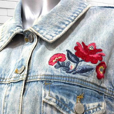 **HOY** Cazadora vaquera con bordados PAGE ONE Talla 36