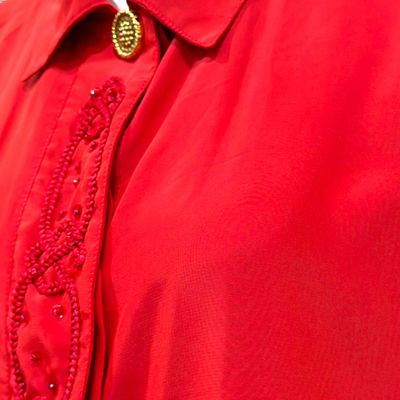 **HOY** Camisa de manga larga sedosa Talla 44