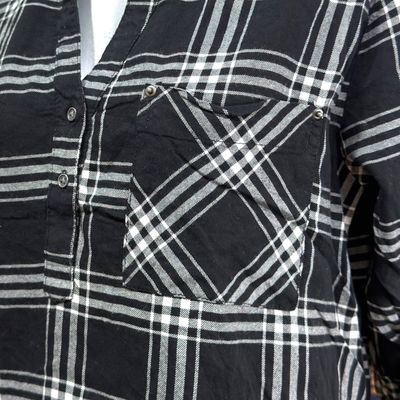 **HOY** Blusa de manga larga de cuadros JEAN PASCALE color Negro y blanco Talla 36