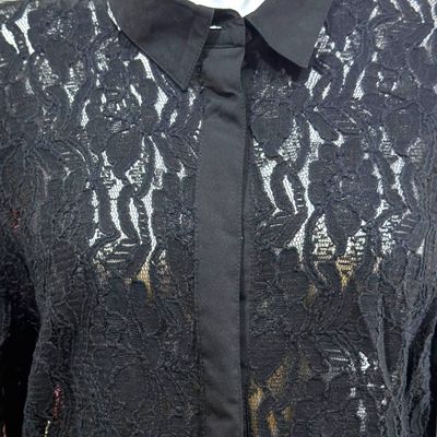 **HOY** Camisa traslúcida de encaje ONLY color Negro Talla 40