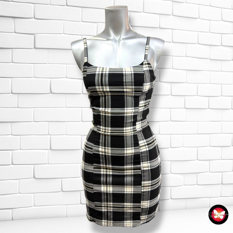 **HOY** Vestido de tirantes de cuadros DIVIDED color Negro y blanco Talla 32