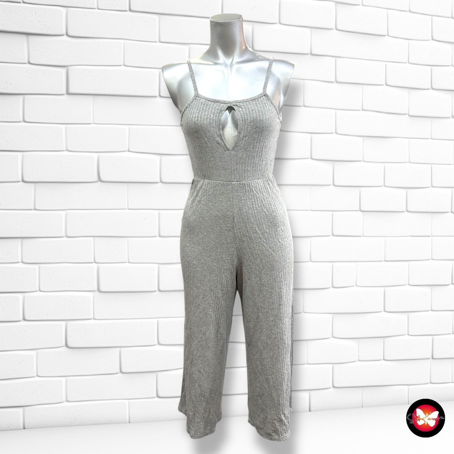 **HOY** Mono capri canalé BERHSKA color Gris Talla S