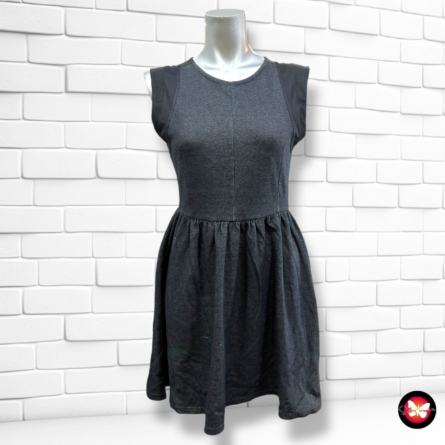 **HOY** Vestido sin mangas PULL&amp;BEAR color Gris y negro Talla M