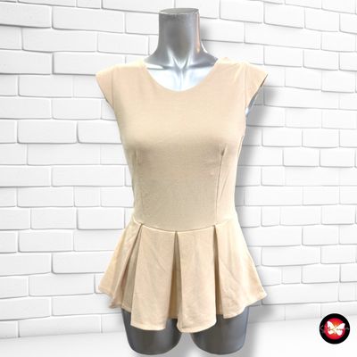 **HOY** Blusa sin magas con volante  color Crema Talla S