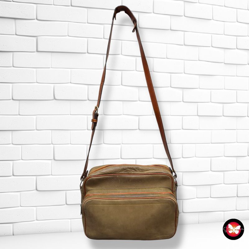 Bolso bandolera de piel curtida  color Verde oliva Talla MEDIANO