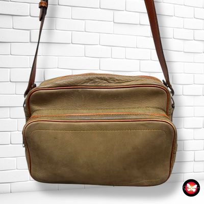 **HOY** Bolso bandolera de piel curtida  color Verde oliva Talla MEDIANO