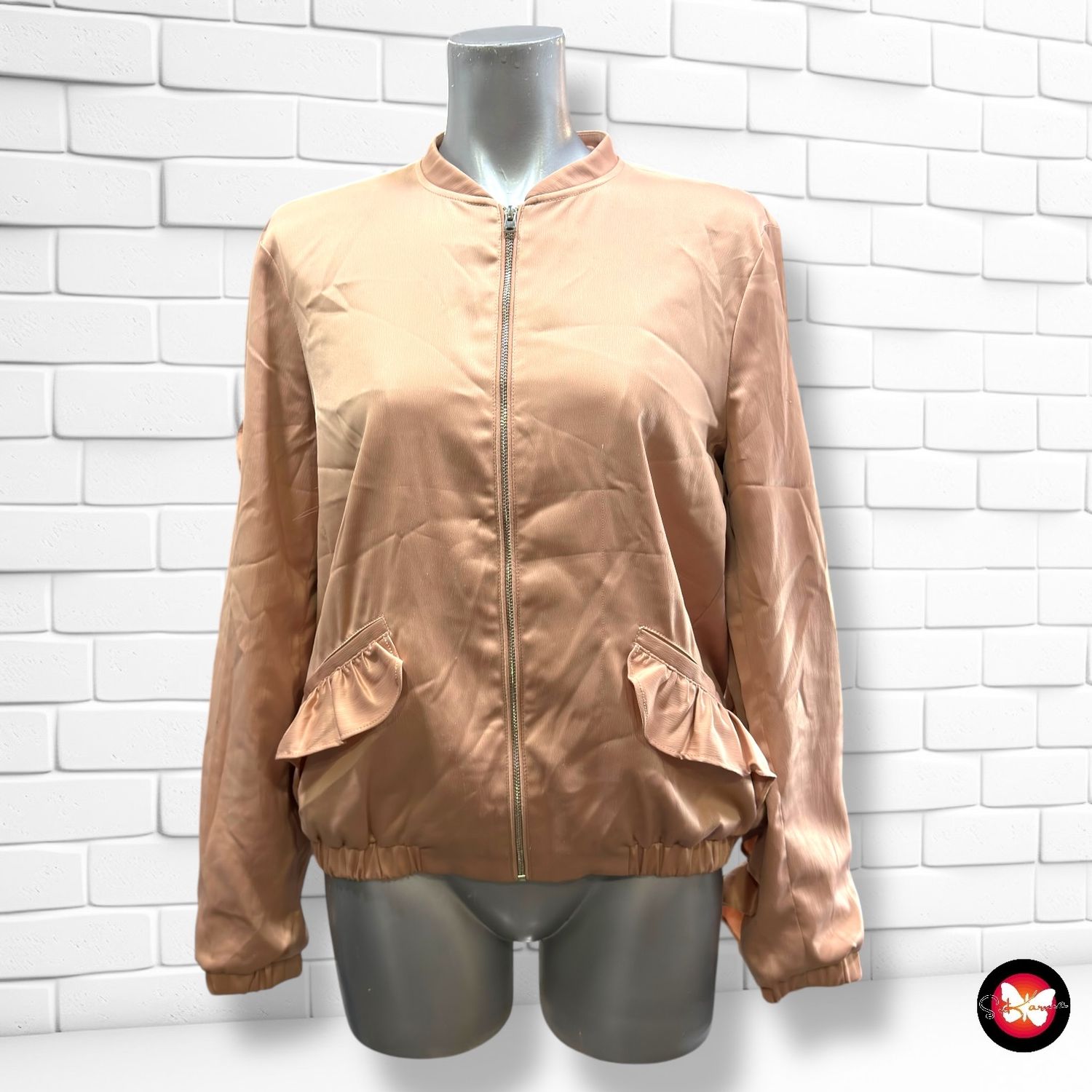 **HOY** Chaqueta bomber con volantes TRF color Nude Talla M