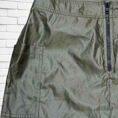 **HOY** Falda impermeable CLOCKHOUSE color Verde oliva Talla 36