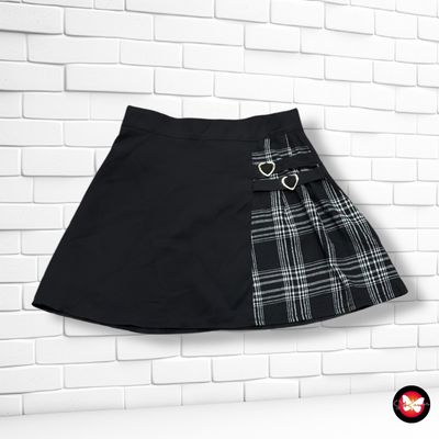 **HOY** Falda preppy  color Negro y blanco Talla XS